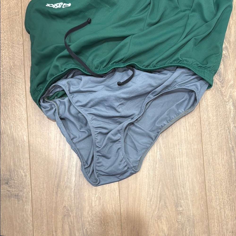 Asics Women's Green Running Shorts (Lined) - Picture 3 of 5
